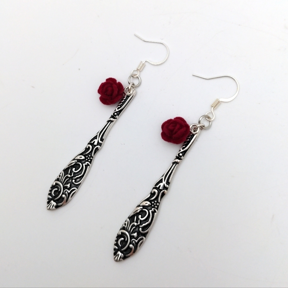 381MIDALANE Red Rose Spoon Handle Drop Earrings